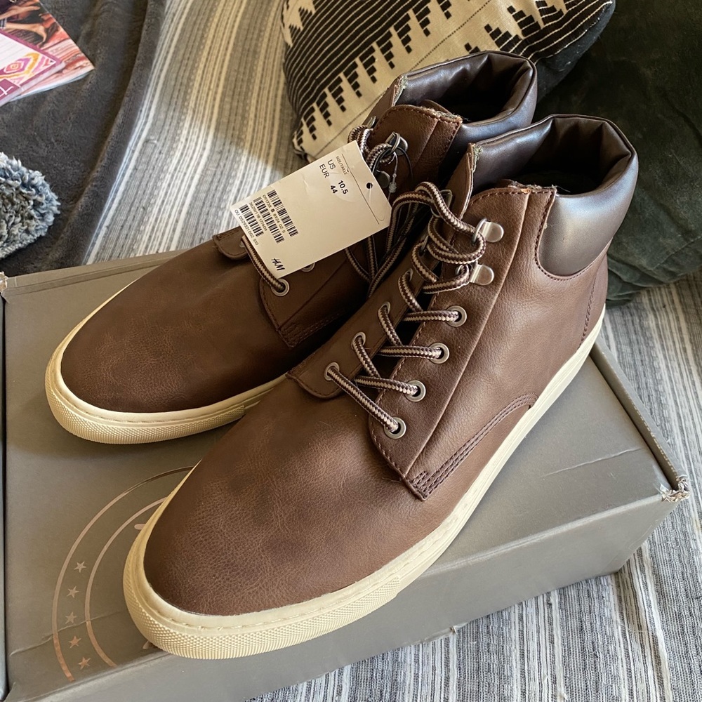 High-top boots
